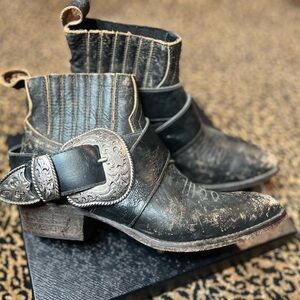 Understated Leather Free People Black Distressed Western Buckle boots Size 9M